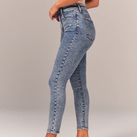 Curve Love High Rise Super Skinny Ankle Jeans in Medium Wash - Picture 9 of 12